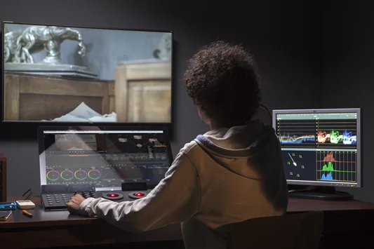 Estúdio de Pós-Produção Áudio 5.1